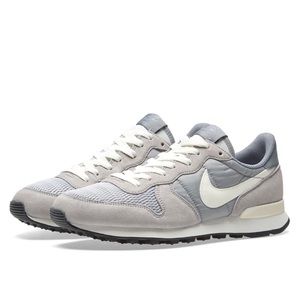 Nike Women’s Grey Internationalist Runners